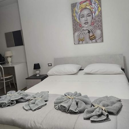 B&B Dei Sogni In Centro, Con Facilita Di Parcheggio Cosenza Exterior foto